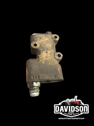 International 504 Utility Hydraulic Valve Housing Antique Tractor