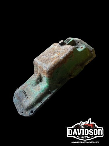 JOHN DEERE 2010 CRAWLER DOZER TRACTOR. ENGINE OIL PAN T15017T