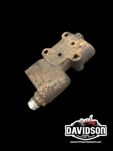 International 504 Utility Hydraulic Valve Housing Antique Tractor