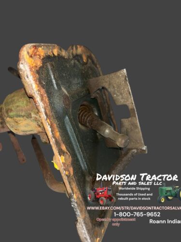 USED JOHN DEERE B TRACTOR TRANS SHIFTER/HOUSING COVER  B603R AB520R