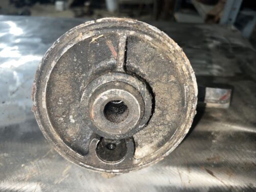 International 715 Diesel Combine Oil Filter Housing