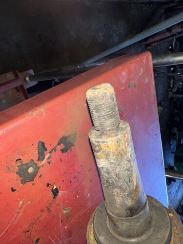 Farmall M Early SM Tractor front pedestal spindle shafts for hubs 6719DD