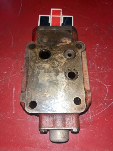 Farmall 300, 350, 400 450 Hydraulic valve Antique Tractor 360587-R1