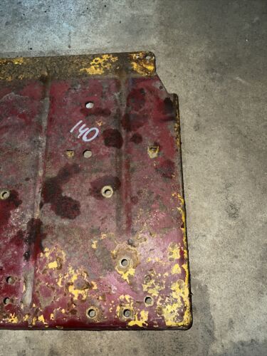 International Farmall 140 Floor Playform Antique Tractor