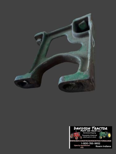 JOHN DEERE STYLED D FENDER BRACKET D2967R ORIGINAL