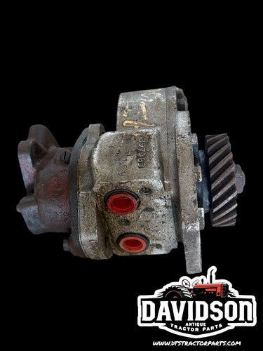 Farmall IH 300 350 tractor Good hydraulic pump assembly w/ drive gear