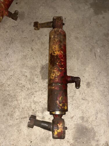 International Farmall 444 IH tractor Right powersteering power steering cylinder