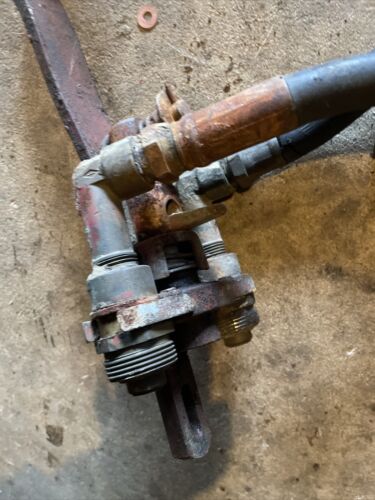 Farmall 560 IH tractor ORIGINAL rear hydraulic hose to platform holder bracket