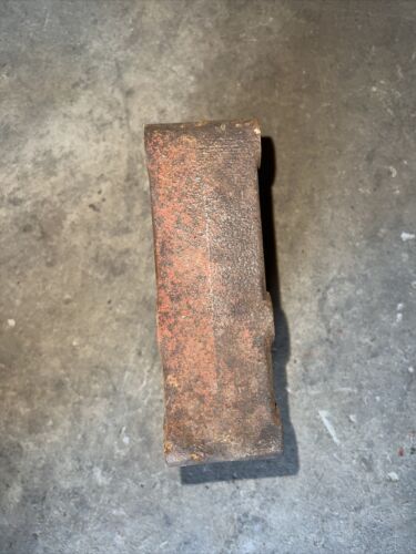 3070921R1 IH 444 Spacer Bracket Antique Tractor