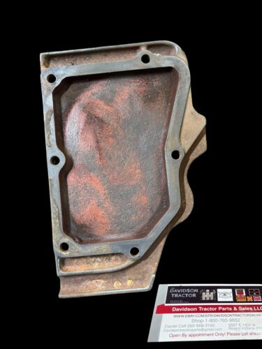 JOHN DEERE LATE B. CRANKCASE COVER B2661R. Antique Tractor