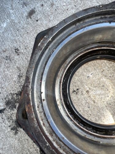 IH Farmall 706 806 Rear Axle Oil Seal Housing Cover 380226R1  Antique Tractor