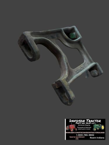 JOHN DEERE STYLED D FENDER BRACKET D2967R ORIGINAL