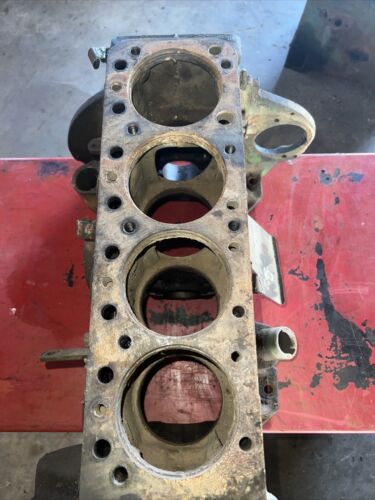 OLIVER / COCKSHUTT 60. ENGINE BLOCK. ANTIQUE TRACTOR