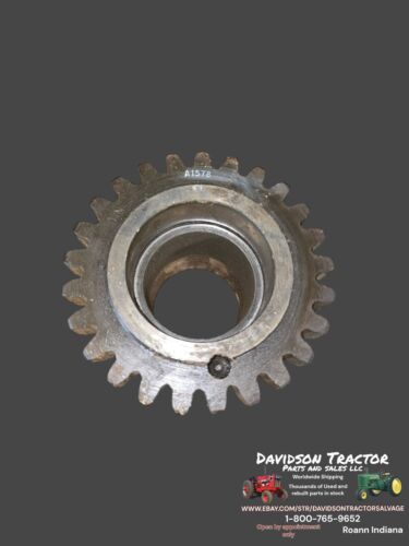 USED JOHN DEERE UNSTYLED A TRACTOR 19 & 25 TOOTH COUNTERSHAFT IDLER GEAR A1578R