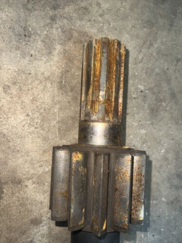 Pinion brake Shaft McCormick W9 Gas IHC