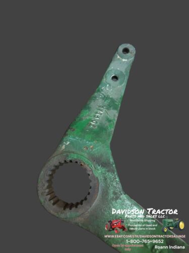 John Deere MT tractor 3pt hitch left inner rockshaft top lift arm bracket M1069T