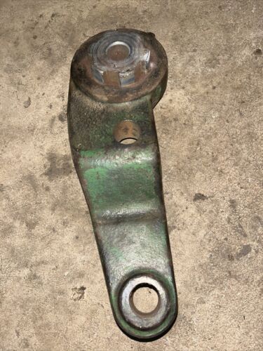 USED JOHN DEERE  2510 3020 4030 TRACTOR RH HYDRAULIC LIFT ARM R26464R, AR40975
