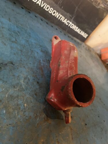 FARMALL Cub Lower Water Pipe