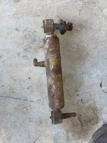International Farmall 444 IH tractor Right powersteering power steering cylinder
