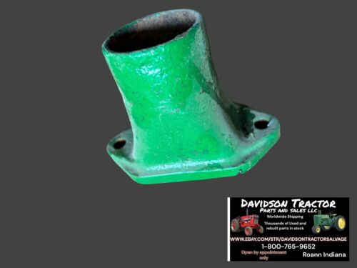 John Deere B Lower water casting B1798R