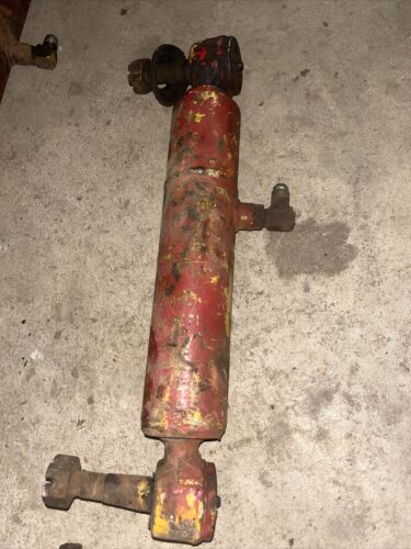 International Farmall 444 IH tractor Right powersteering power steering cylinder