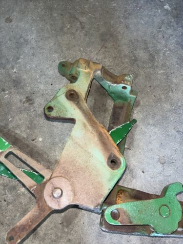 R27586R John Deere 3010 Handles w/Guide