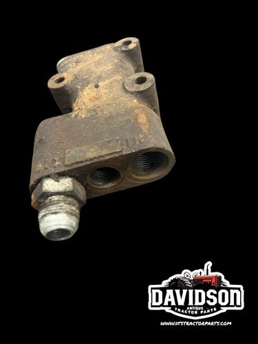International 504 Utility Hydraulic Valve Housing Antique Tractor