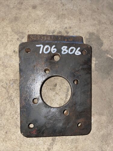 International -	Cover-hand Pump -382639R2, 382639R1