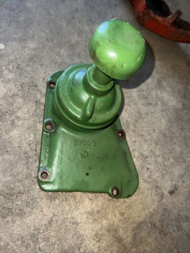 B700R Unstyled John Deere B tractor JD transmission cover oil breather tube cap