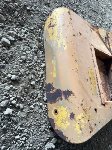 IH 444 Single fender antique tractor