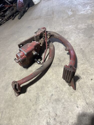 International Farmall 1066 Tractor IH brake Valve pedals W/mounting bracket
