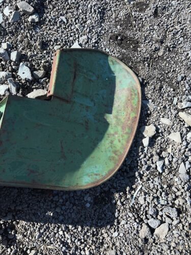 John Deere 1010  Single Row Crop (RS) Tractor RH Fender, AM1971T