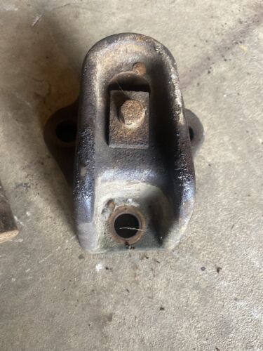 farmall h 1944 good condition Original IH draw bar support bracket anchor mount