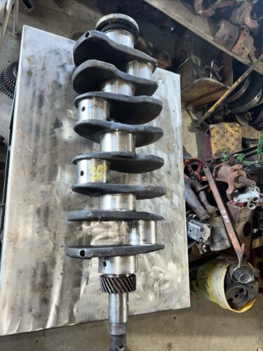 International Farmall SMD Crankshaft IH number 261265R1