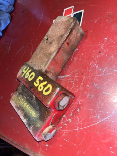 Farmall 460 560 tractor IH hydraulic control valve side block & outlet ports