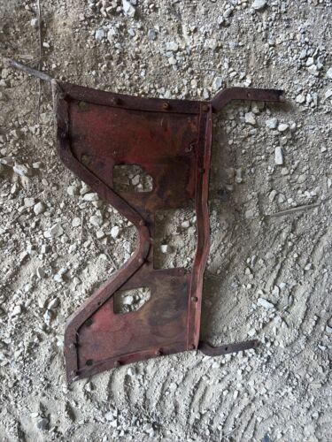 McCormick W9 WD9 Floor platform fender Mount Antique Tractor