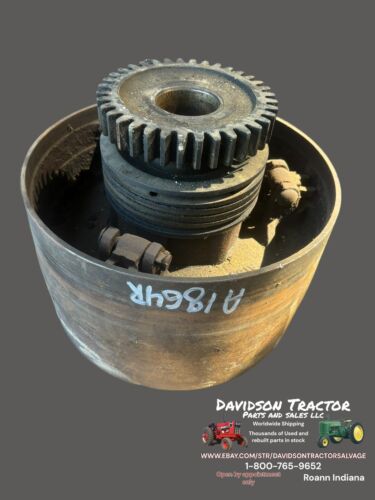 USED JOHN DEERE A TRACTOR BELT PULLEY CLUTCH ASSEMBLY A1864R