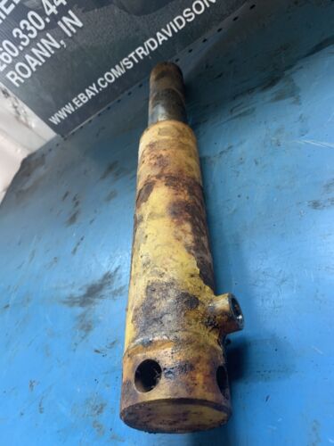 International Cub IH IHC 154 low boy Tractor lift cylinder Antique Tractor