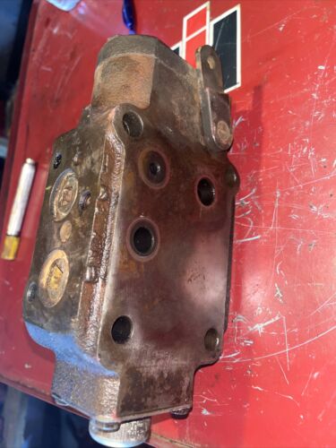 Farmall 300, 350, 400 450 Hydraulic valve Antique Tractor 360587-R1