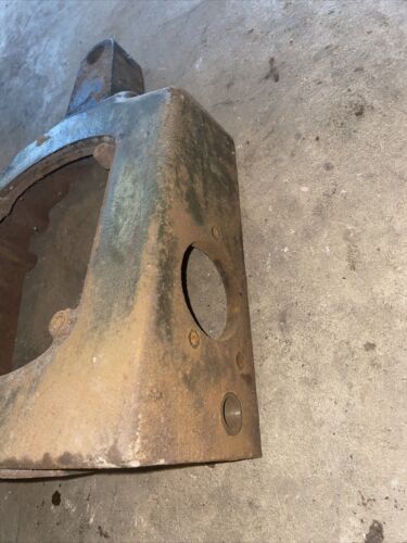USED JOHN DEERE A4459R CAST DASH PLATE STEERING SUPPORT 60