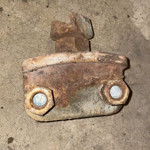 Farmall 350 utility spin out wheel Clamps Set Of 4 With Bolts