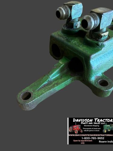 John Deere RH Breakaway Coupler R39109
