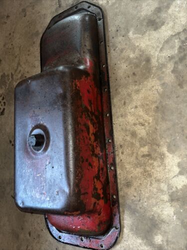 International Farmall 806 IH tractor ORIGNAL 301 gas motor oil pan w/ drain plug
