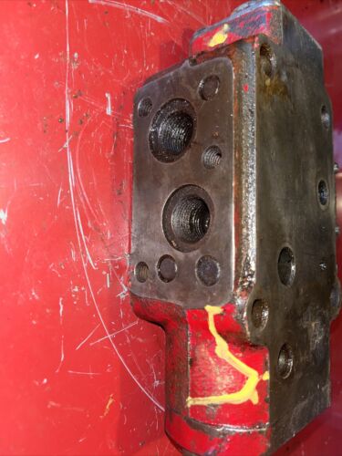 Farmall 300, 350, 400 450 Hydraulic valve Antique Tractor 360587-R1