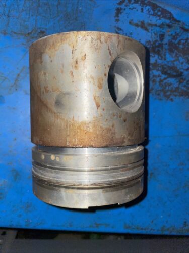 NEW 1066 1086 Piston 684251C2G