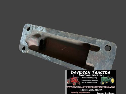 JOHN DEERE B2780R  CLUTCH FORK HOLDER HOUSING ANTIQUE TRACTOR