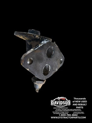 IH 3136047R1 Oil Filter Base International 584 248 454 585 784 574 595