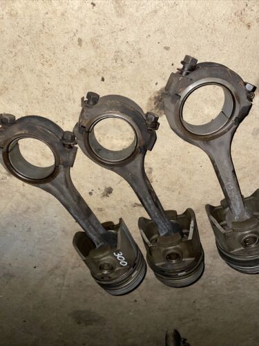 Farmall 300 C169 Pistons