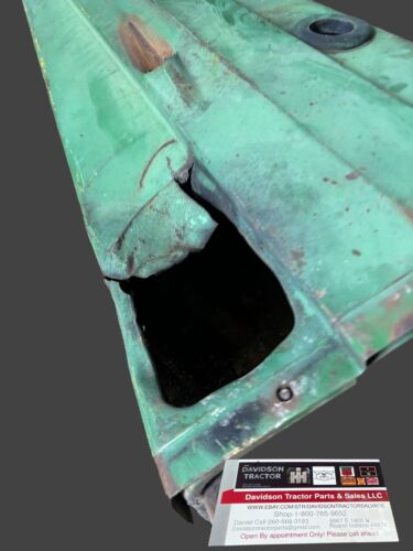 AA6481R John Deere 60 Hood  Nice Original Fits S/N 6035350 up Antique Tractor