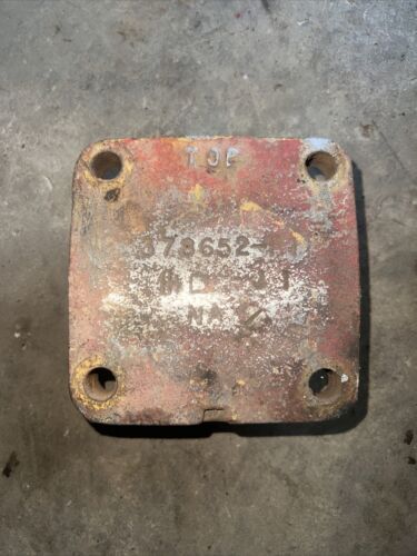 FARMALL IH 1026 1256 544 656 666 706 806 Hydro-86++ Housing End Cover 378652R